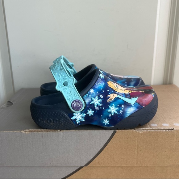 CROCS Disney Frozen Toddler Sandal- SZ 10 C - Picture 12 of 13